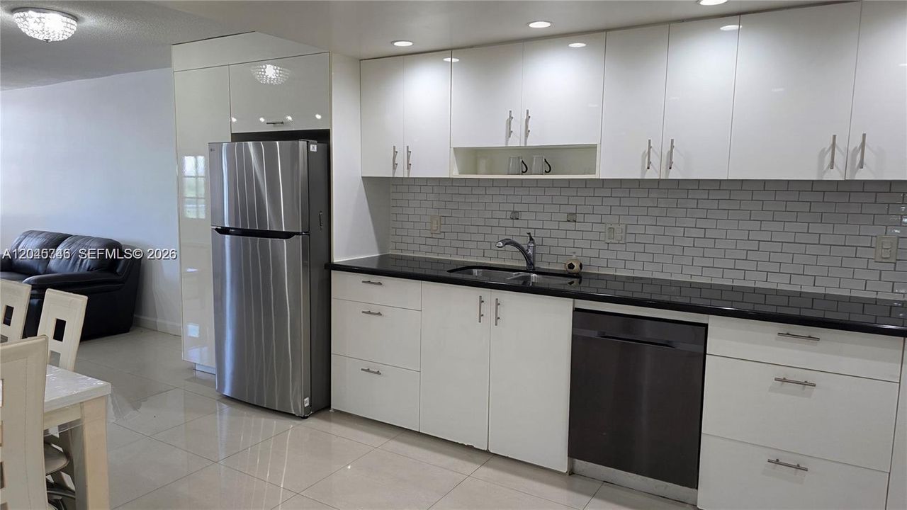 На продажу: $160,000 (1 спален, 1 ванн, 801 Квадратных фут)