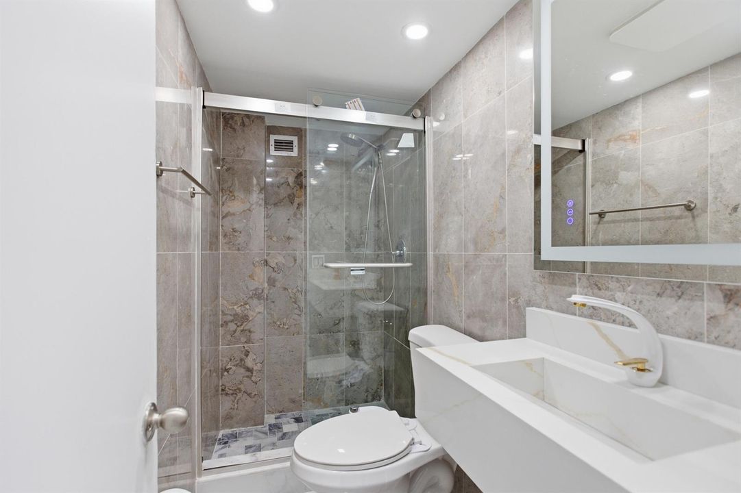 2101 S Ocean Drive 1507-9591