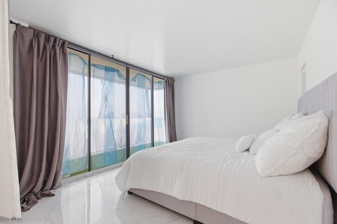 2101 S Ocean Drive 1507-9584