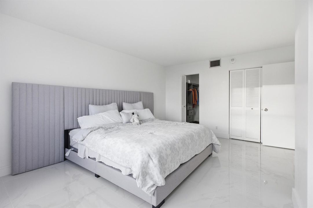 2101 S Ocean Drive 1507-9612