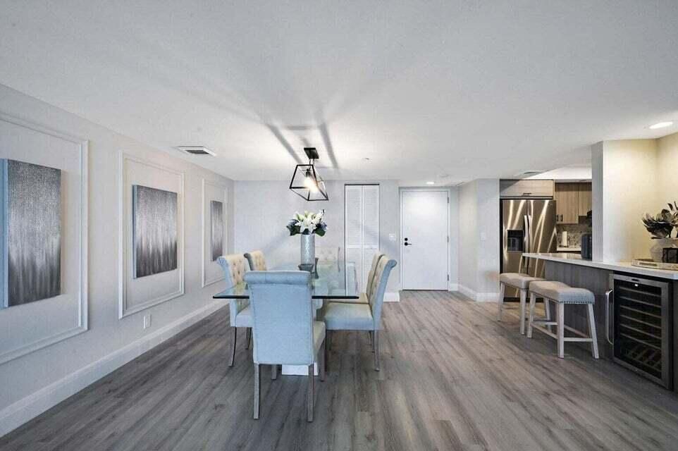 Dining kitchen bar
