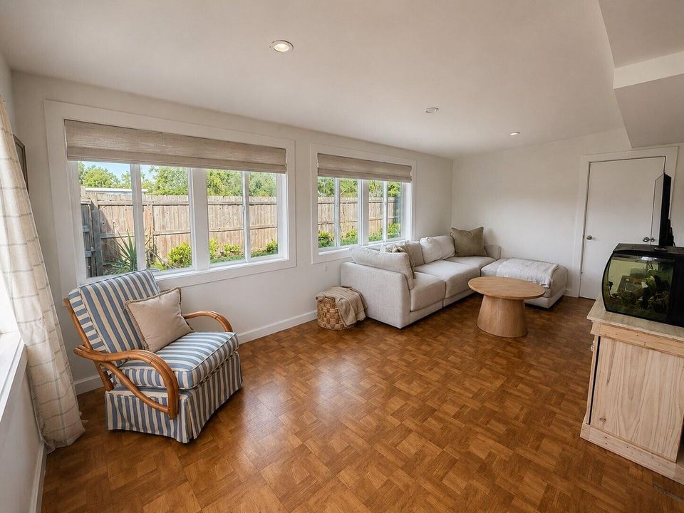 1036 NE Terrace Way - Kristen - 06