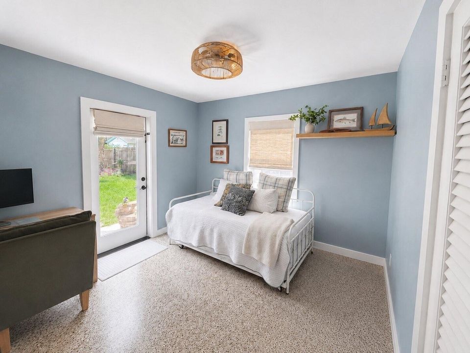 1036 NE Terrace Way - Kristen - 13