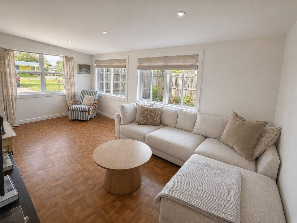 1036 NE Terrace Way - Kristen - 07