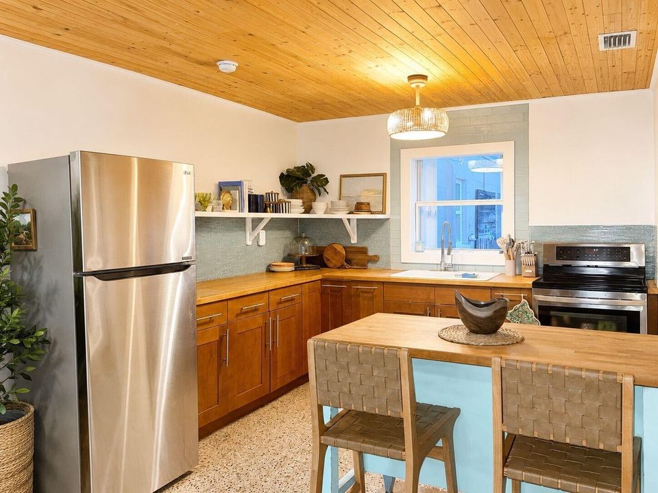 1036 NE Terrace Way - Kristen - 03