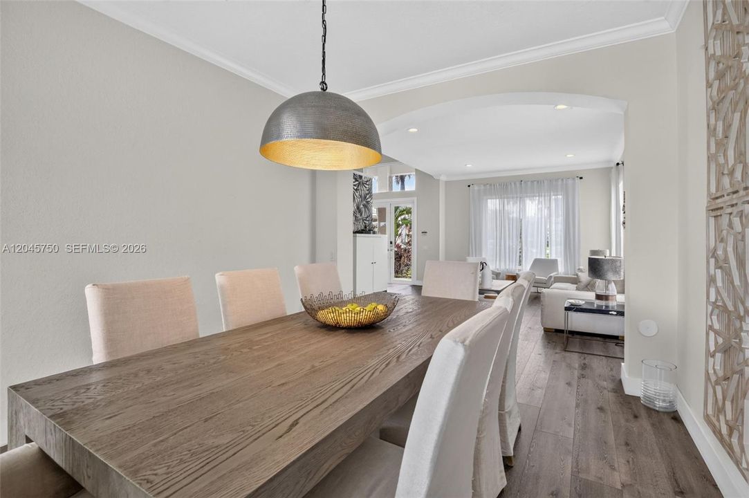 На продажу: $1,690,000 (6 спален, 6 ванн, 4027 Квадратных фут)