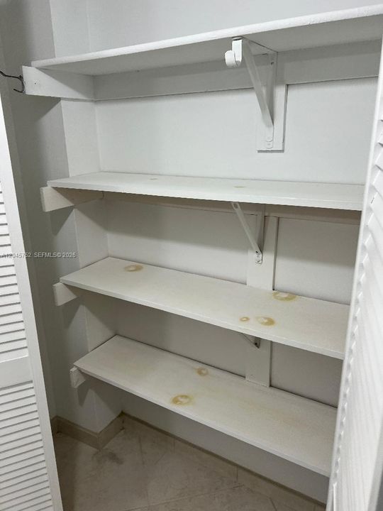 For Rent: $1,800 (1 beds, 1 baths, 770 Square Feet)