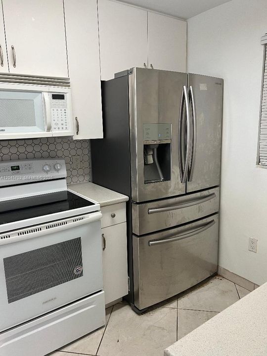 For Rent: $1,800 (1 beds, 1 baths, 770 Square Feet)