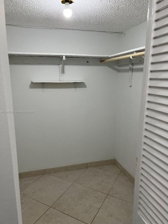 For Rent: $1,800 (1 beds, 1 baths, 770 Square Feet)