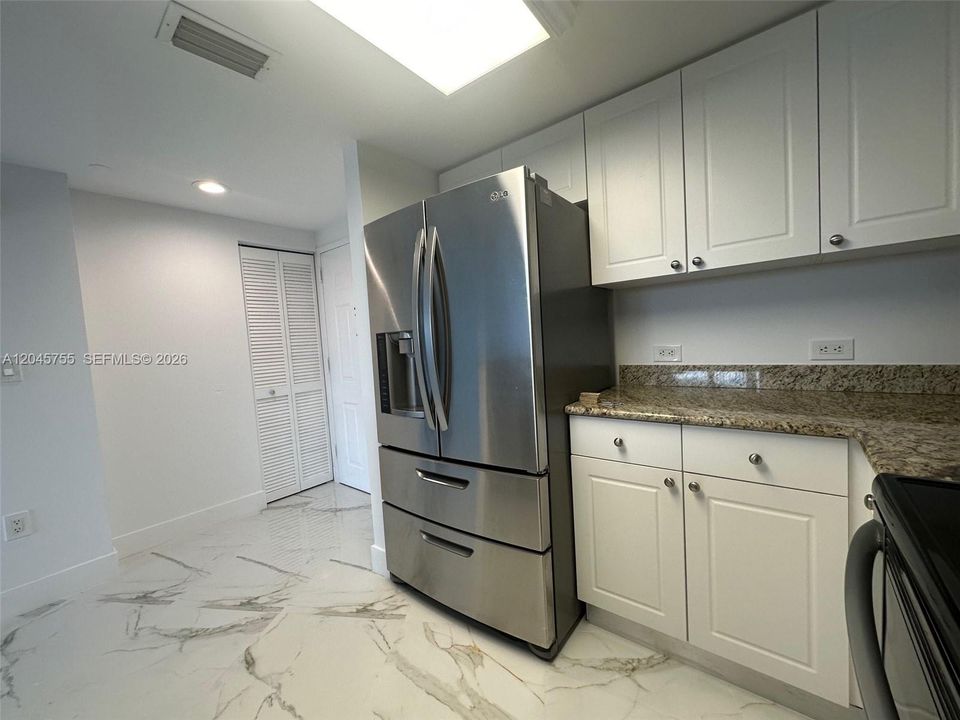 В аренду: $2,650 (1 спален, 1 ванн, 860 Квадратных фут)
