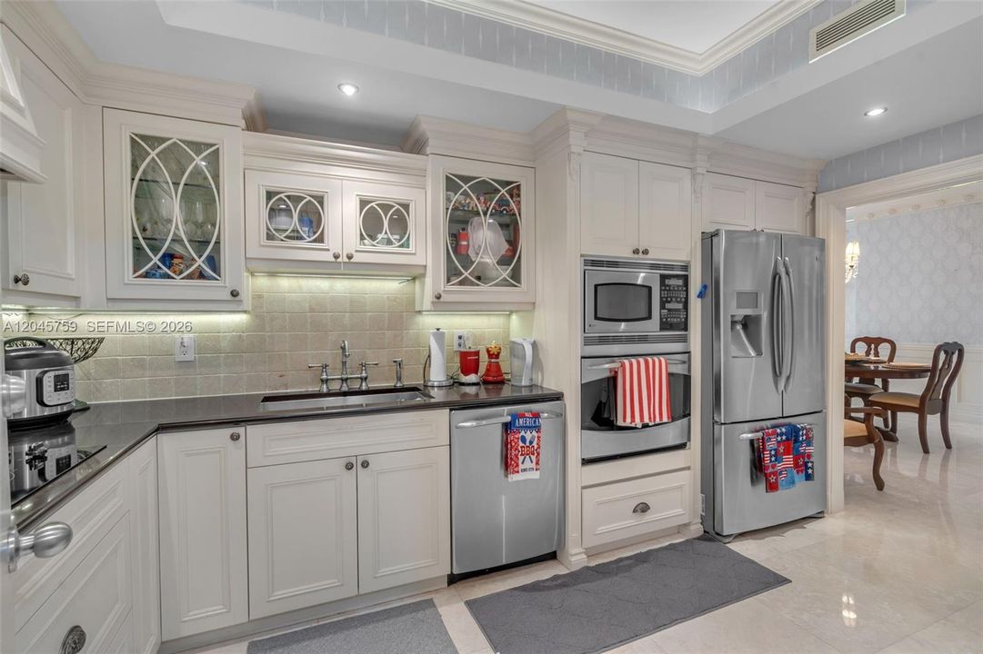 В аренду: $4,500 (1 спален, 1 ванн, 993 Квадратных фут)