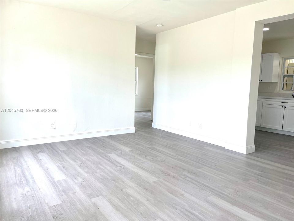 В аренду: $1,750 (2 спален, 1 ванн, 1620 Квадратных фут)