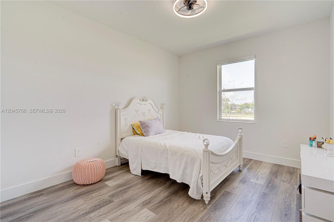 For Sale: $1,500,000 (5 beds, 4 baths, 3888 Square Feet)
