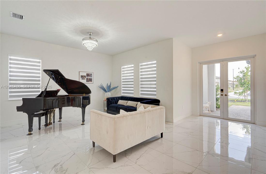 For Sale: $1,500,000 (5 beds, 4 baths, 3888 Square Feet)