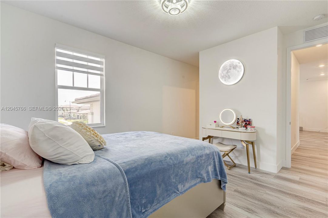 For Sale: $1,500,000 (5 beds, 4 baths, 3888 Square Feet)