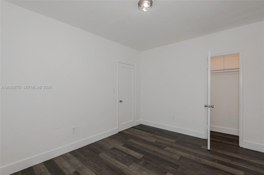 For Sale: $187,000 (1 beds, 1 baths, 577 Square Feet)