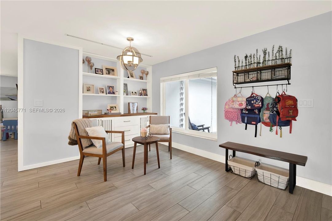 For Sale: $1,100,000 (3 beds, 2 baths, 2208 Square Feet)