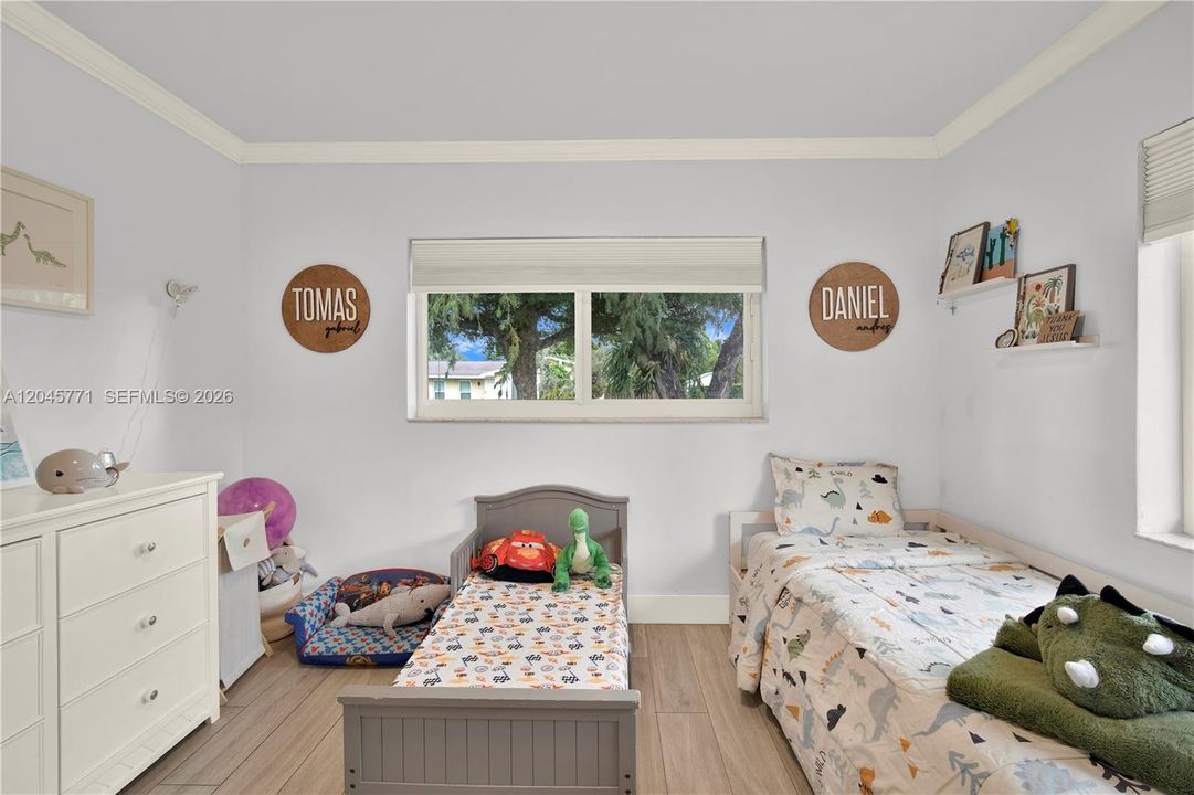 For Sale: $1,100,000 (3 beds, 2 baths, 2208 Square Feet)