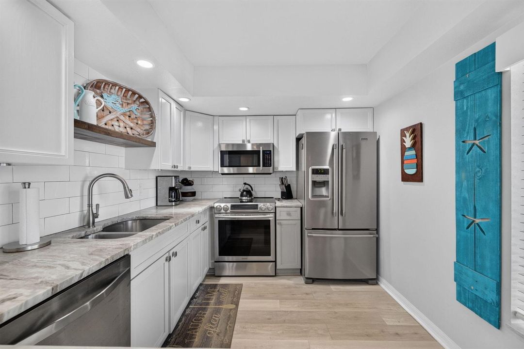KITCHEN...........