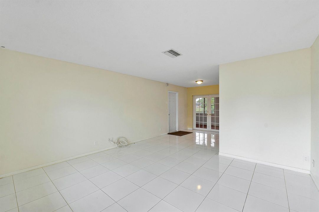 Living/Dining Room