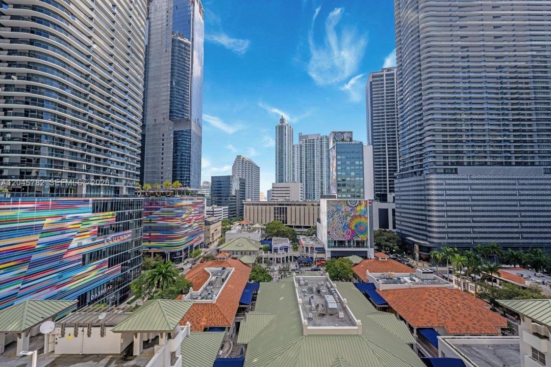 For Rent: $4,500 (2 beds, 2 baths, 1097 Square Feet)