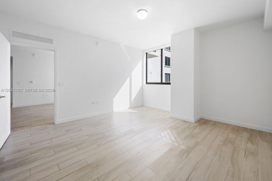 For Rent: $4,500 (2 beds, 2 baths, 1097 Square Feet)