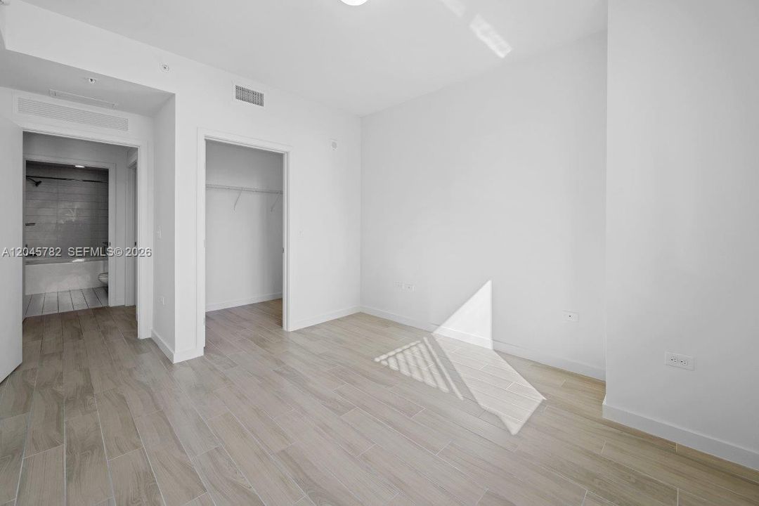 For Rent: $4,500 (2 beds, 2 baths, 1097 Square Feet)