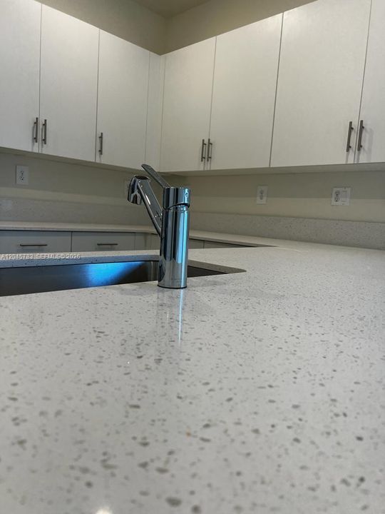 For Rent: $3,100 (3 beds, 2 baths, 1650 Square Feet)