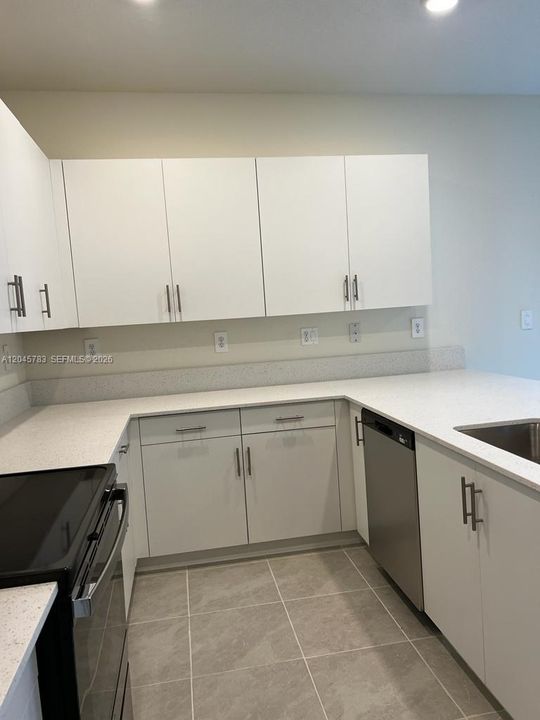 For Rent: $3,100 (3 beds, 2 baths, 1650 Square Feet)