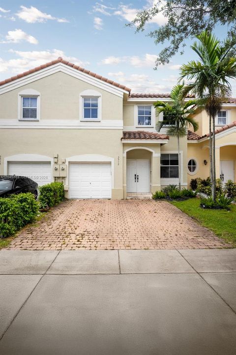 For Rent: $3,600 (3 beds, 2 baths, 1650 Square Feet)