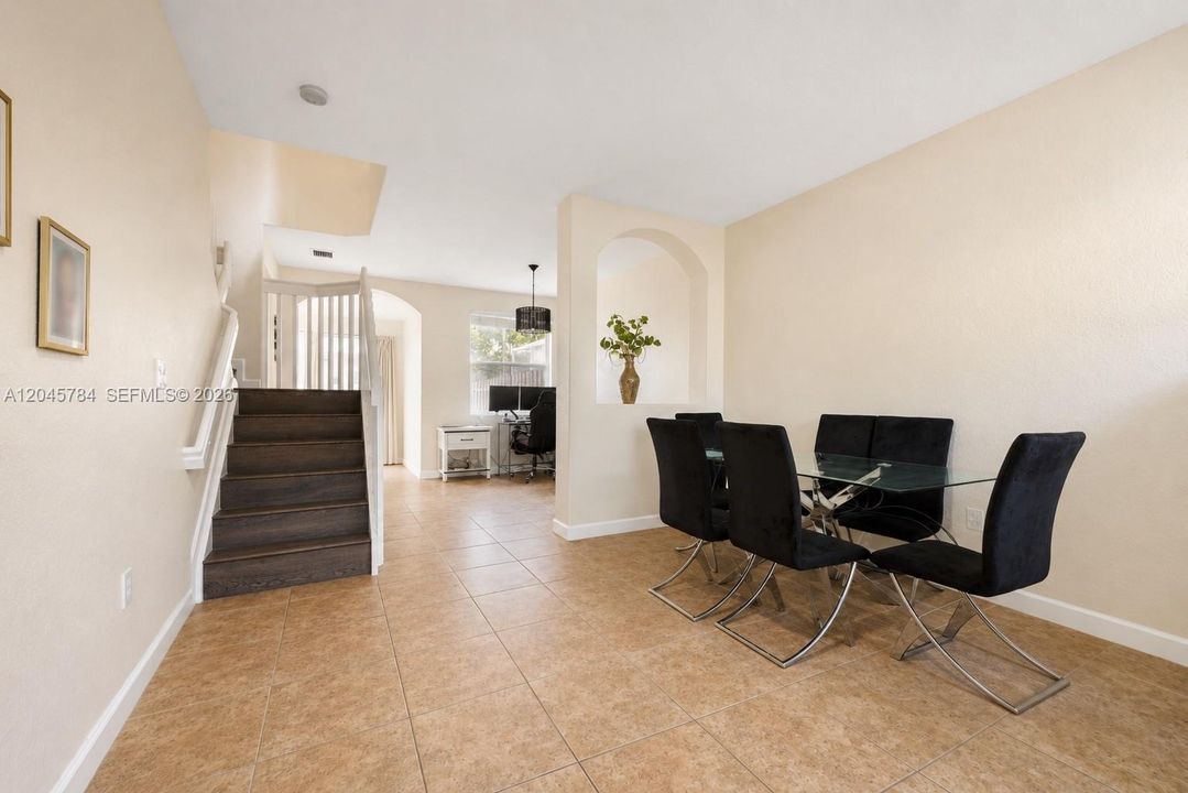 For Rent: $3,600 (3 beds, 2 baths, 1650 Square Feet)