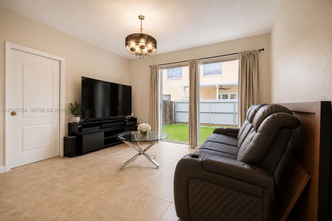 For Rent: $3,600 (3 beds, 2 baths, 1650 Square Feet)
