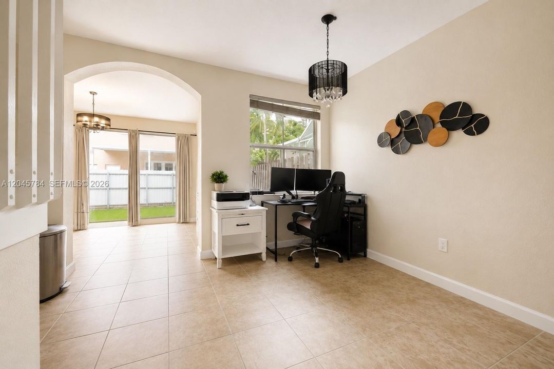 For Rent: $3,600 (3 beds, 2 baths, 1650 Square Feet)