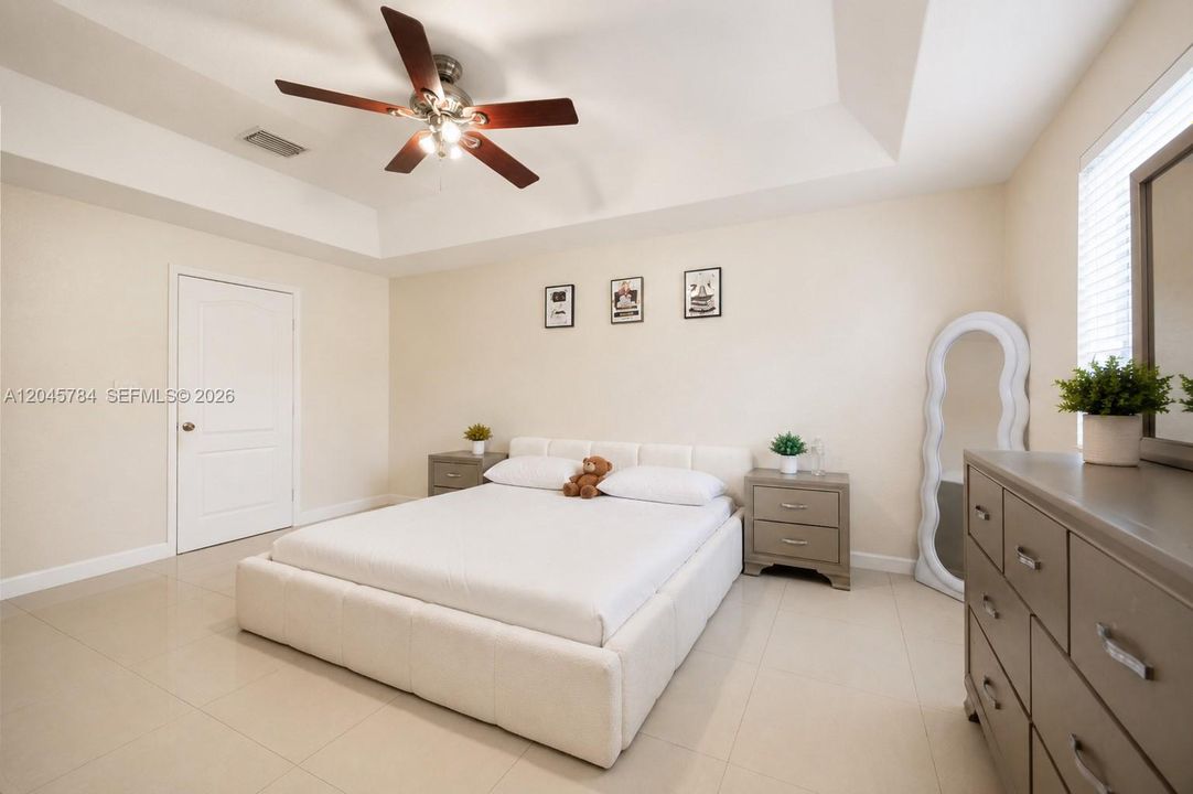 For Rent: $3,600 (3 beds, 2 baths, 1650 Square Feet)