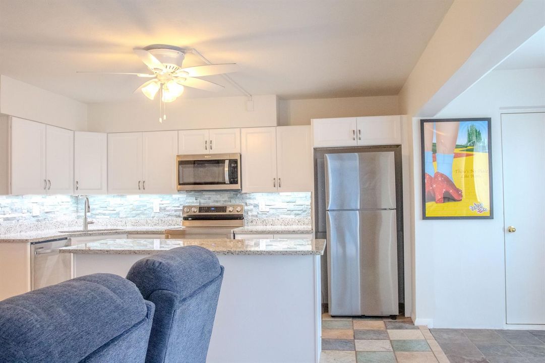 condo-living-room