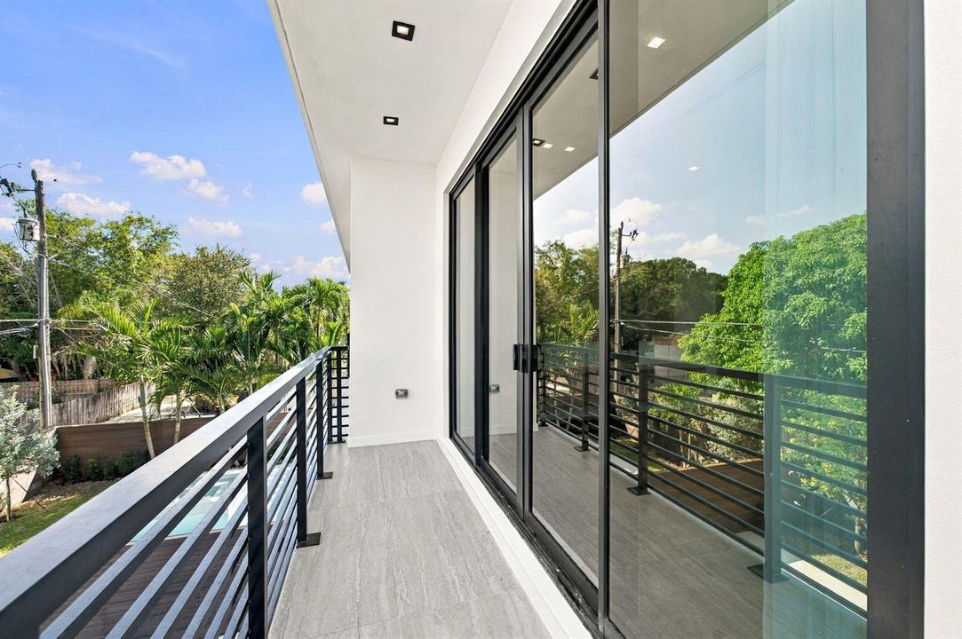 35-web-or-mls-1015-ne-3rd-st