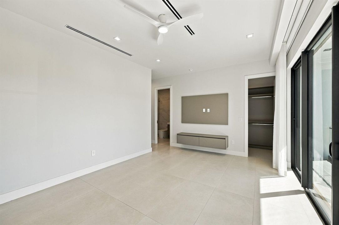 30-web-or-mls-1015-ne-3rd-st