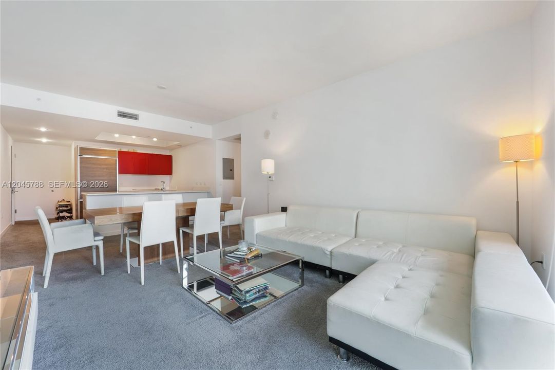 For Sale: $700,000 (2 beds, 2 baths, 910 Square Feet)