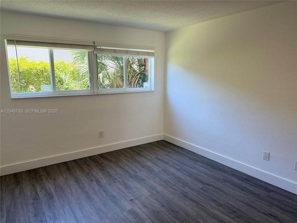For Rent: $1,500 (1 beds, 1 baths, 668 Square Feet)