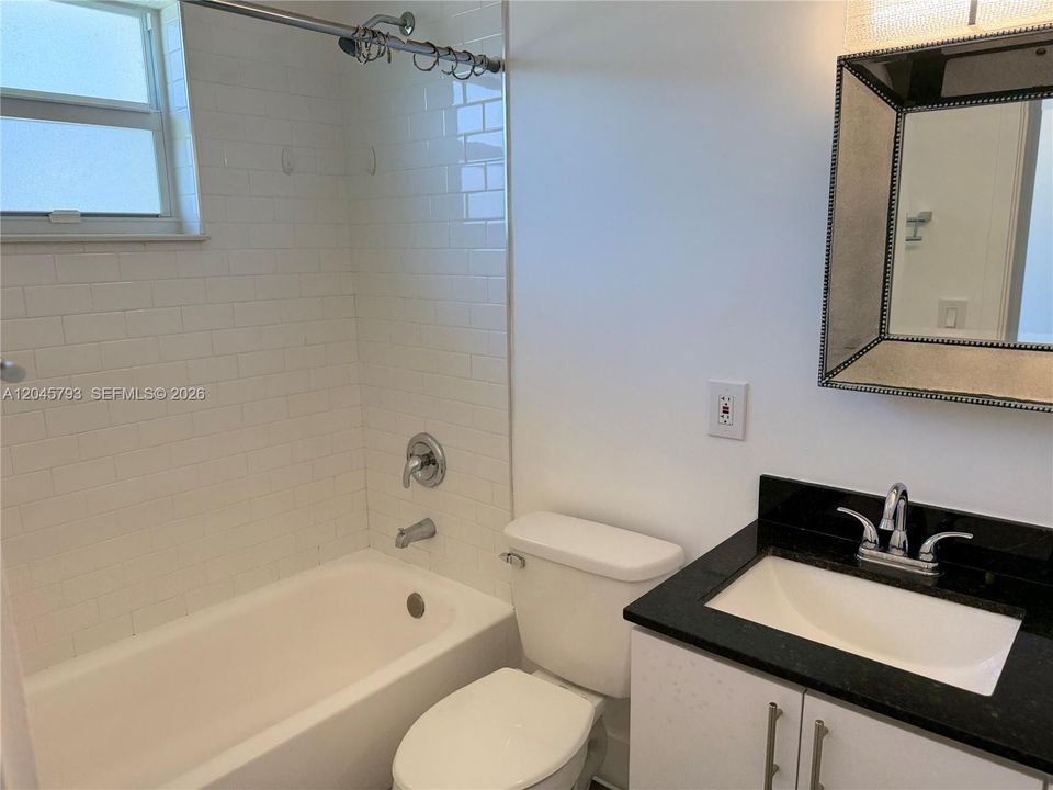 For Rent: $1,500 (1 beds, 1 baths, 668 Square Feet)