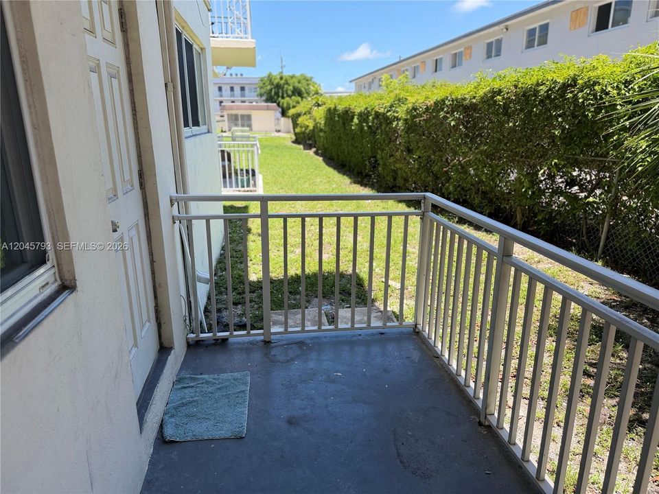 For Rent: $1,500 (1 beds, 1 baths, 668 Square Feet)