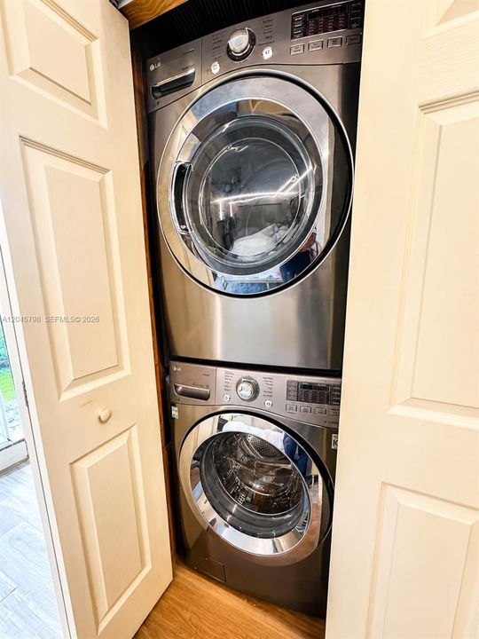 На продажу: $469,900 (3 спален, 1 ванн, 815 Квадратных фут)