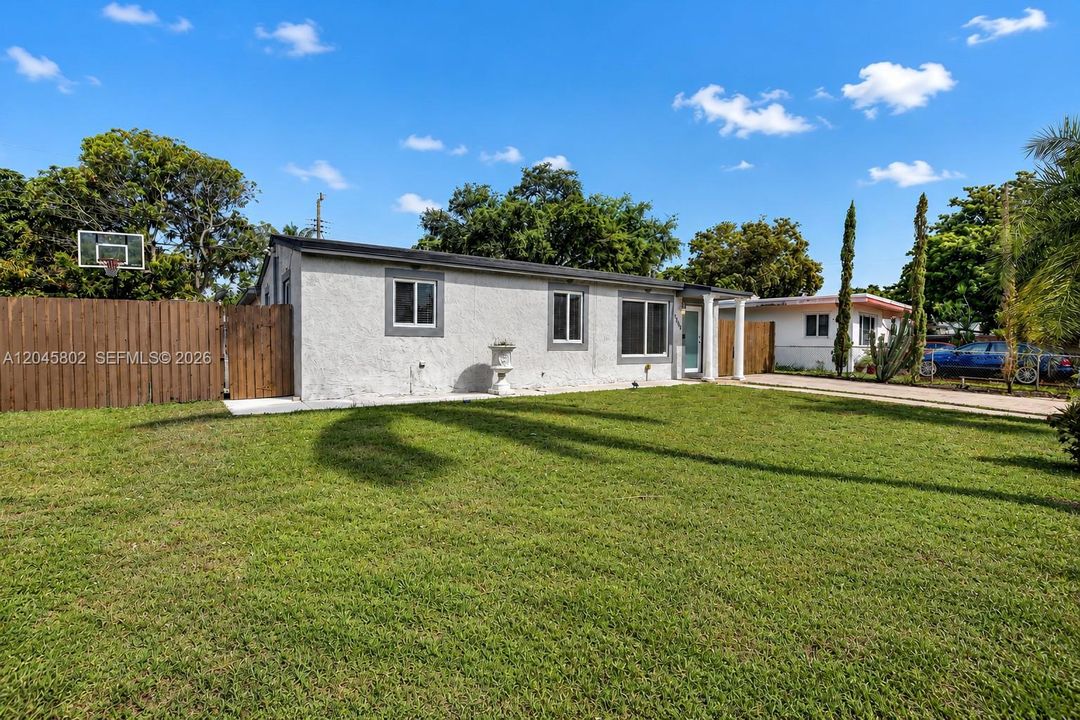 En Venta: $595,000 (3 camas, 2 baños, 1430 Pies cuadrados)