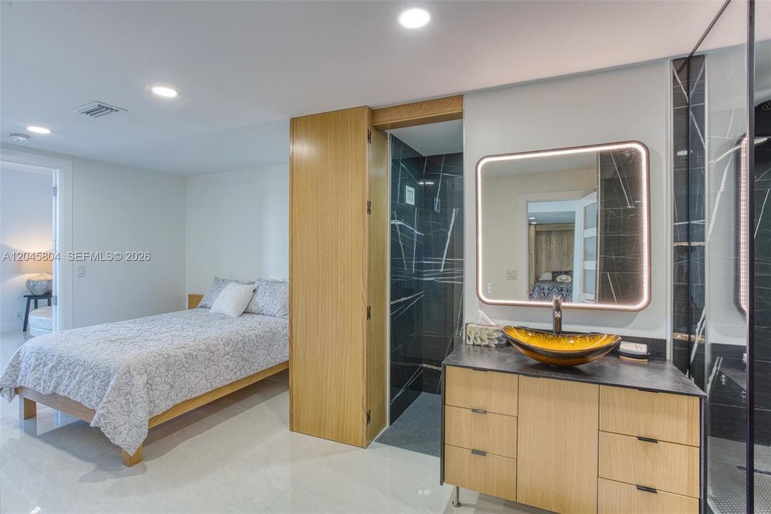 В аренду: $3,900 (2 спален, 2 ванн, 1221 Квадратных фут)