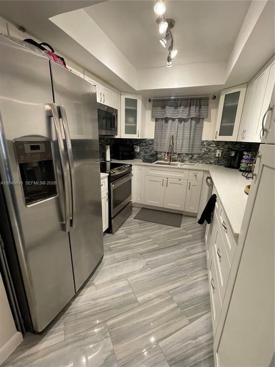 На продажу: $260,000 (2 спален, 2 ванн, 960 Квадратных фут)