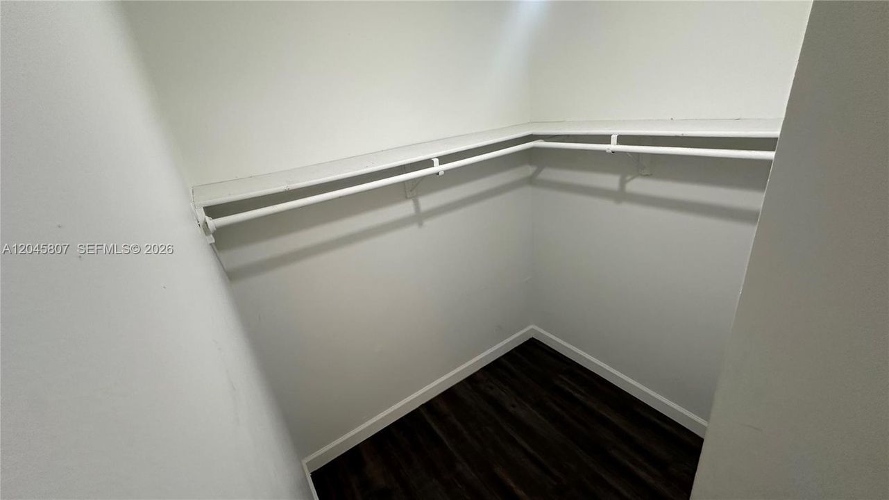 В аренду: $1,800 (2 спален, 2 ванн, 1240 Квадратных фут)