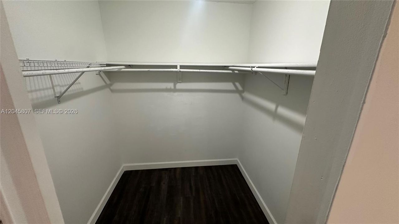 В аренду: $1,800 (2 спален, 2 ванн, 1240 Квадратных фут)
