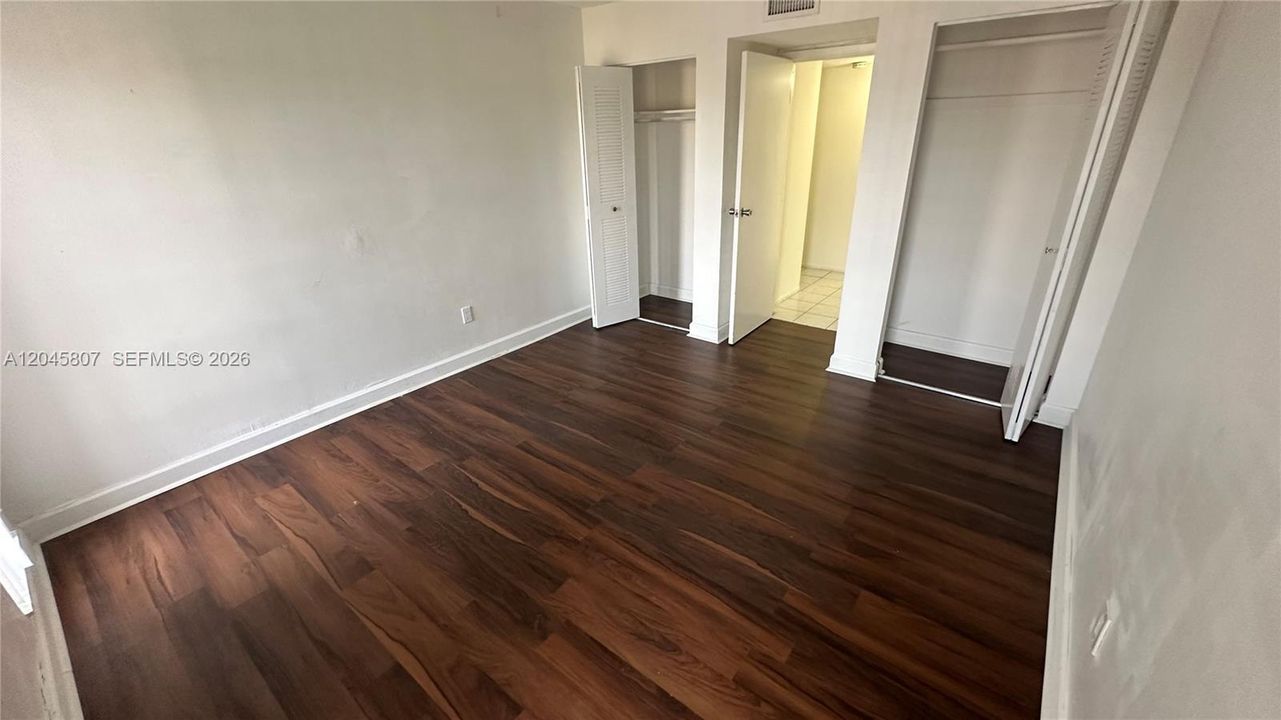 В аренду: $1,800 (2 спален, 2 ванн, 1240 Квадратных фут)