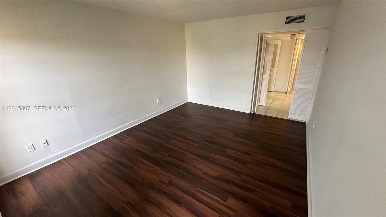 В аренду: $1,800 (2 спален, 2 ванн, 1240 Квадратных фут)
