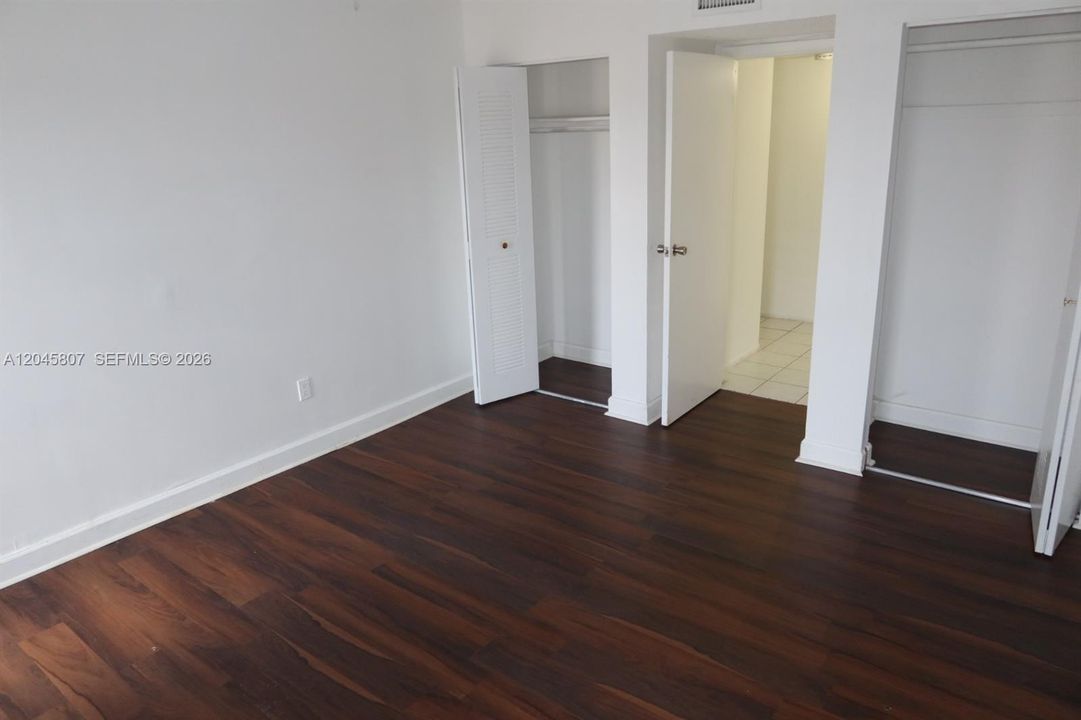 В аренду: $1,800 (2 спален, 2 ванн, 1240 Квадратных фут)